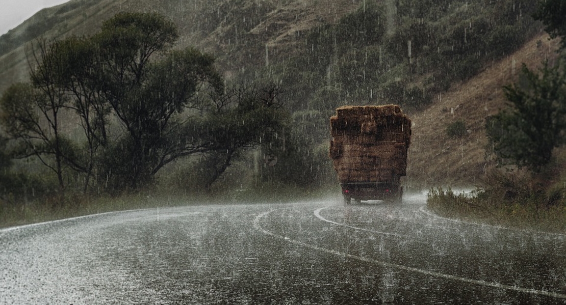 La lluvia impide la circulación normal por las carreteras del sur de España