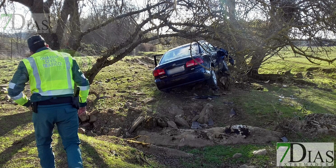 Un matrimonio sufre un grave accidente cerca de Alconchel