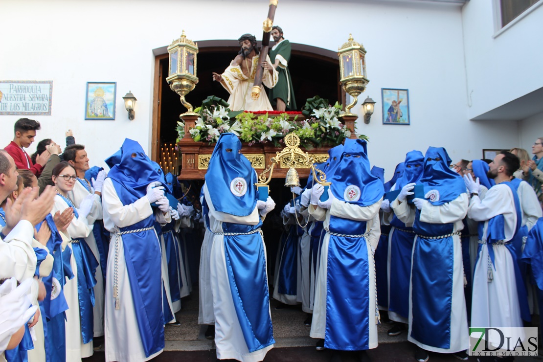 Las Tres Caídas procesiona por las calles de Mérida