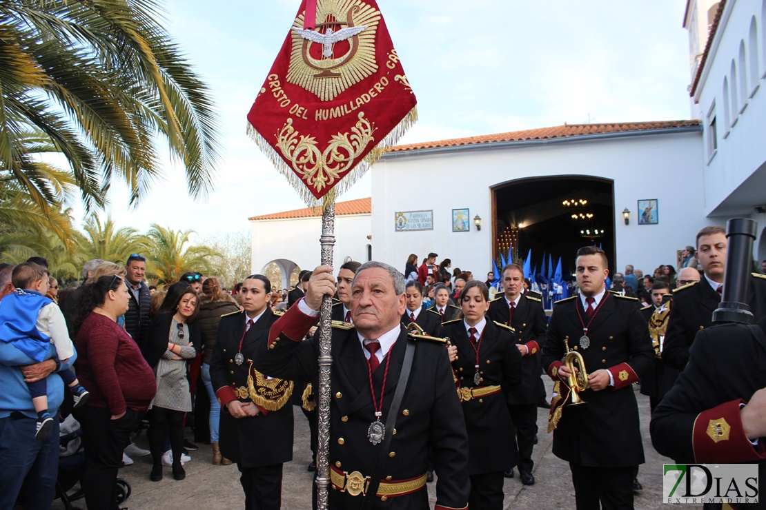 Las Tres Caídas procesiona por las calles de Mérida