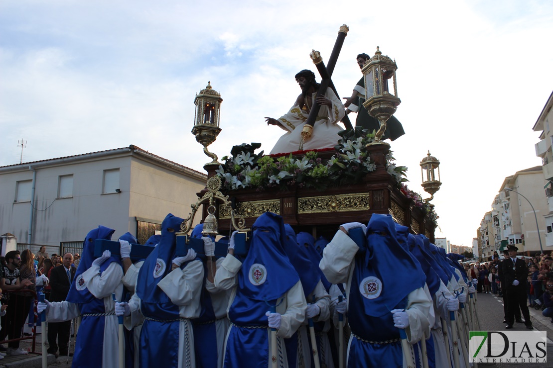 Las Tres Caídas procesiona por las calles de Mérida