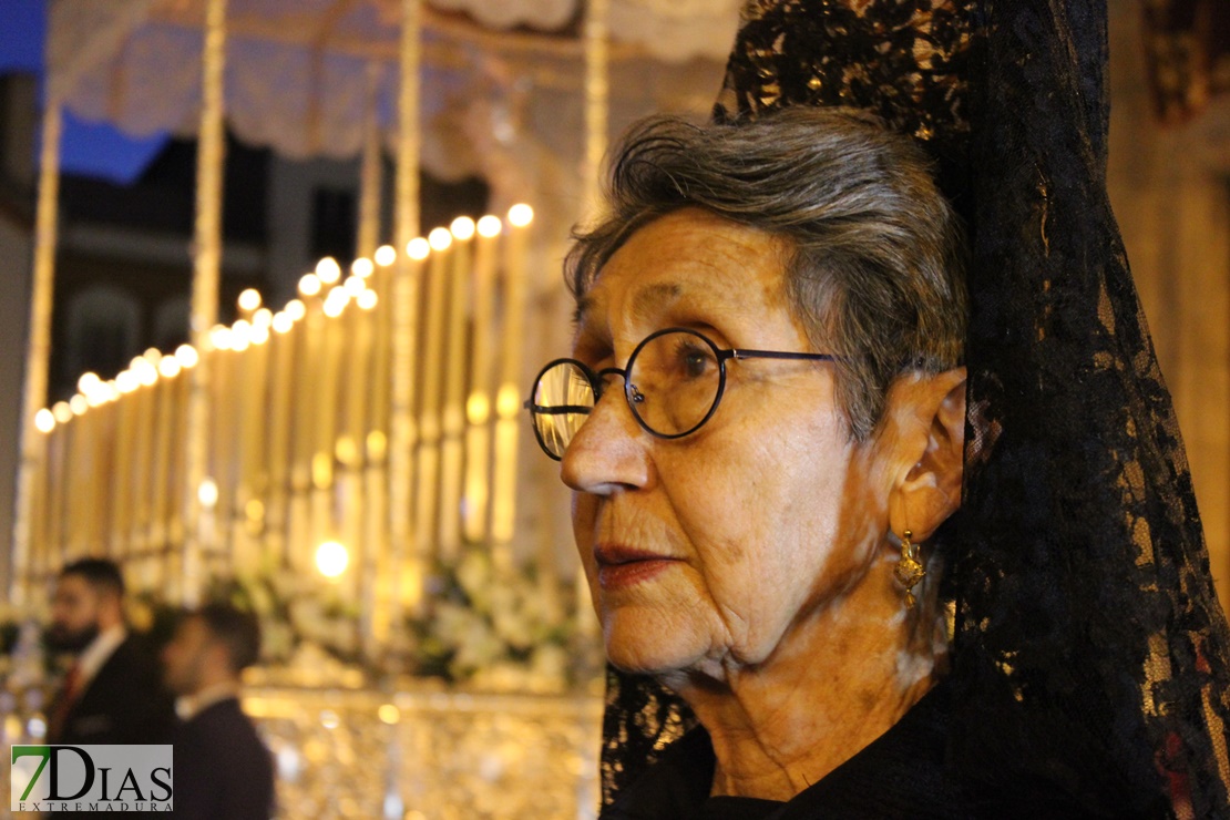 La Cofradía Infantil consigue llenar el centro de Mérida este Lunes Santo