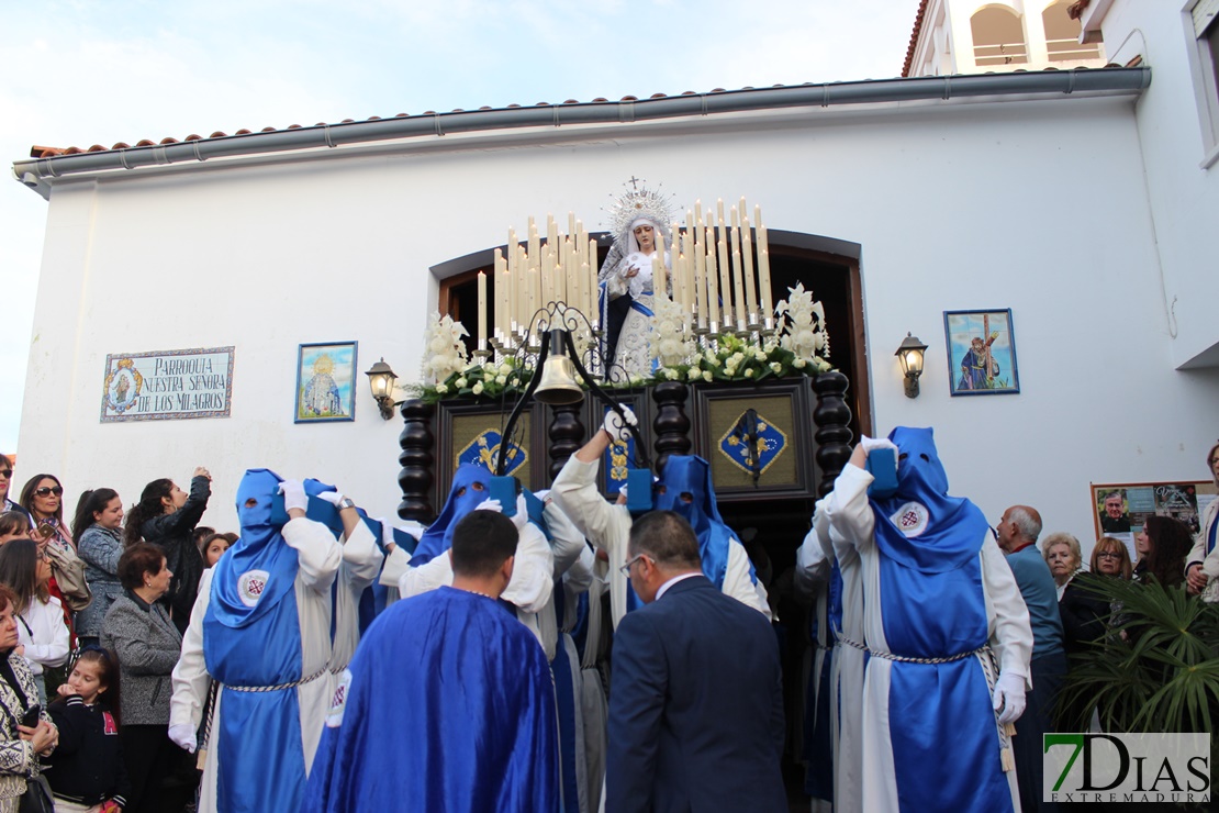 Las Tres Caídas procesiona por las calles de Mérida