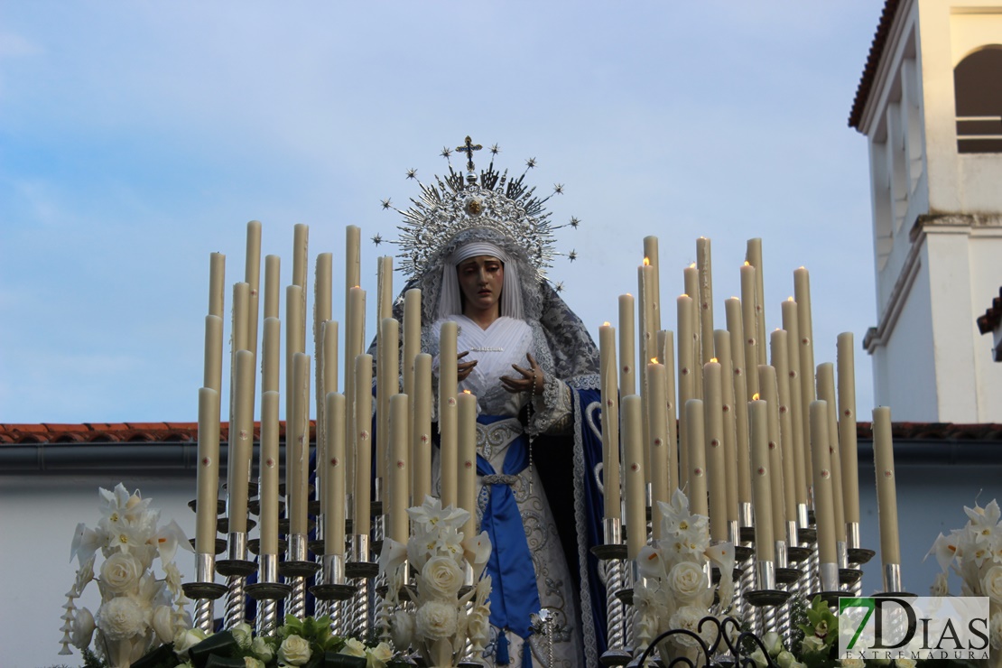 Las Tres Caídas procesiona por las calles de Mérida