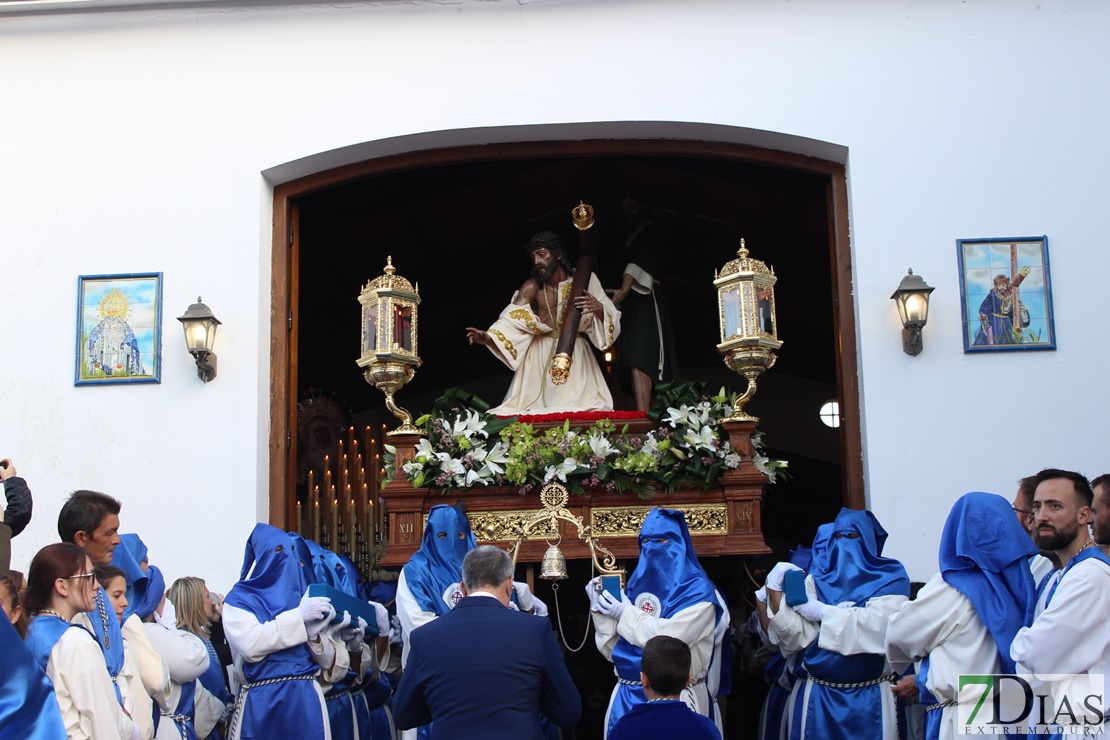 Las Tres Caídas procesiona por las calles de Mérida