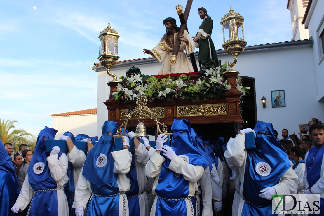 Las Tres Caídas procesiona por las calles de Mérida