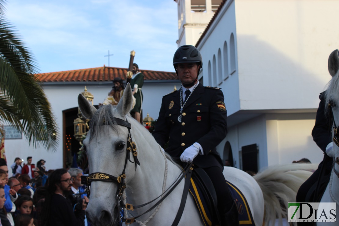 Las Tres Caídas procesiona por las calles de Mérida