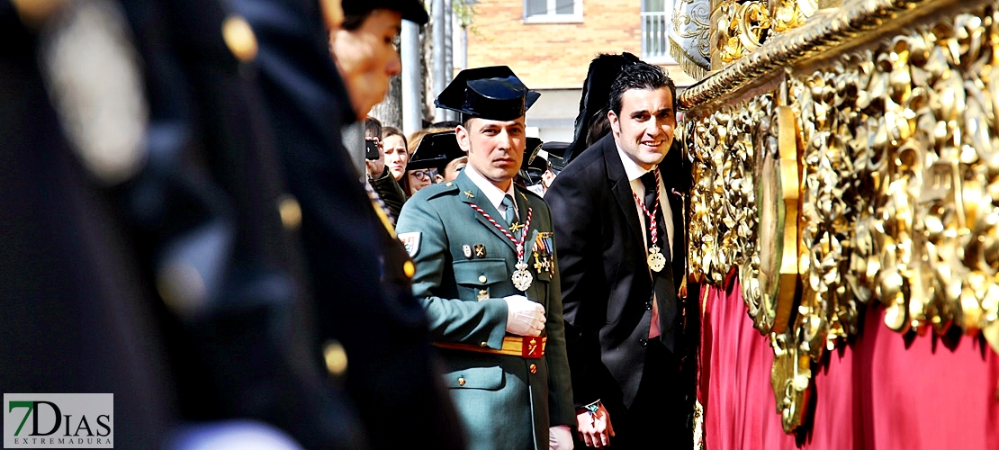 La Borriquita abre la Semana Santa pacense ante la atenta mirada de sus fieles