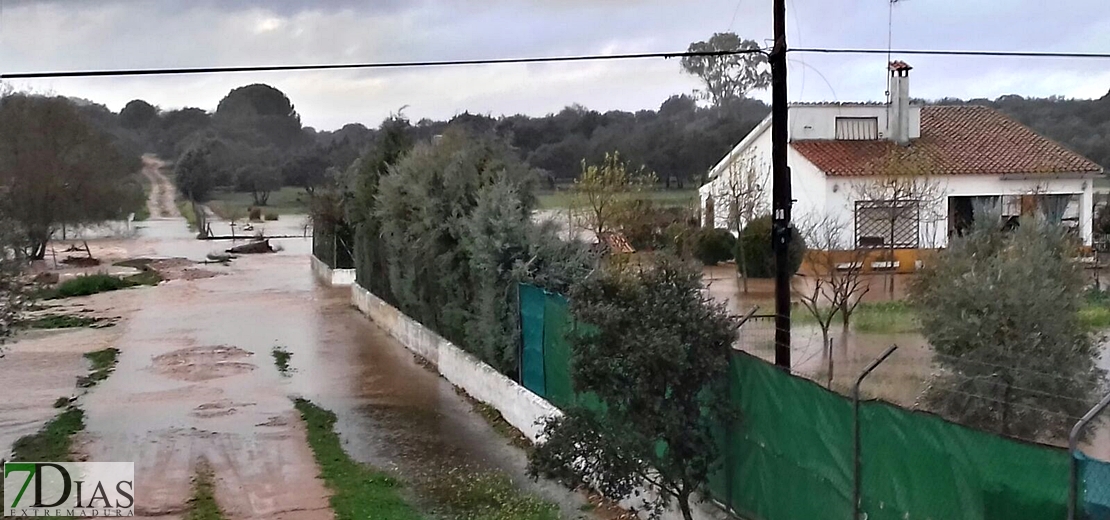 Se inundan varias carreteras y poblados entre Badajoz y Cáceres