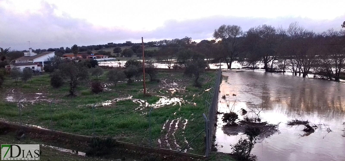 Se inundan varias carreteras y poblados entre Badajoz y Cáceres