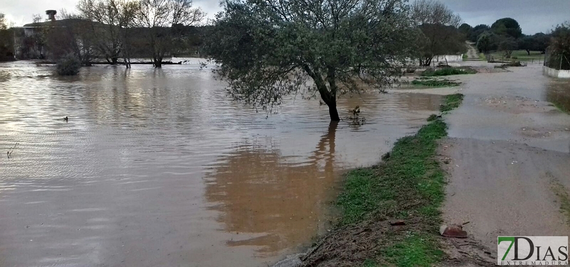 Se inundan varias carreteras y poblados entre Badajoz y Cáceres