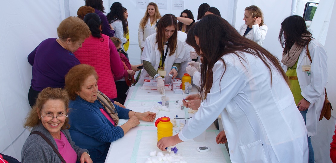 Mediciones de azúcar y tensión arterial esta tarde en la Plaza de España