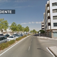 Colisión entre una moto y un coche en Cáceres