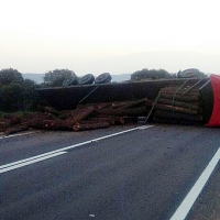 Un accidente obliga a corta al tráfico la N-430