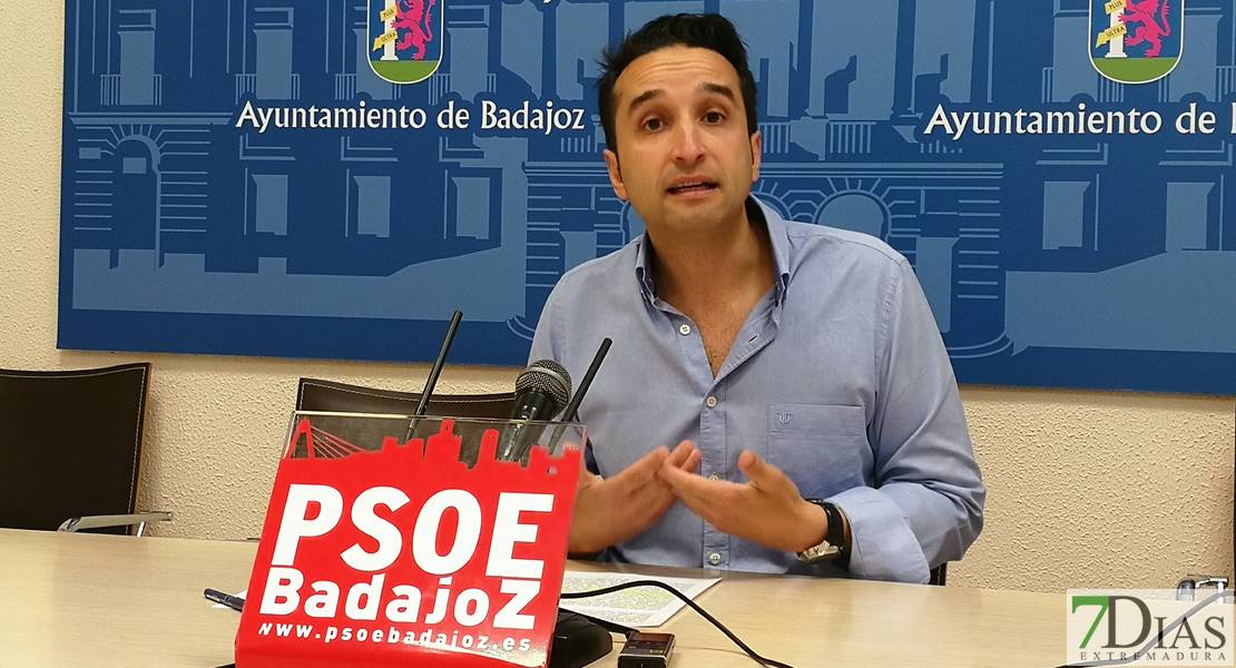 Cabezas: &quot;Aqualia hace y deshace a su antojo&quot;