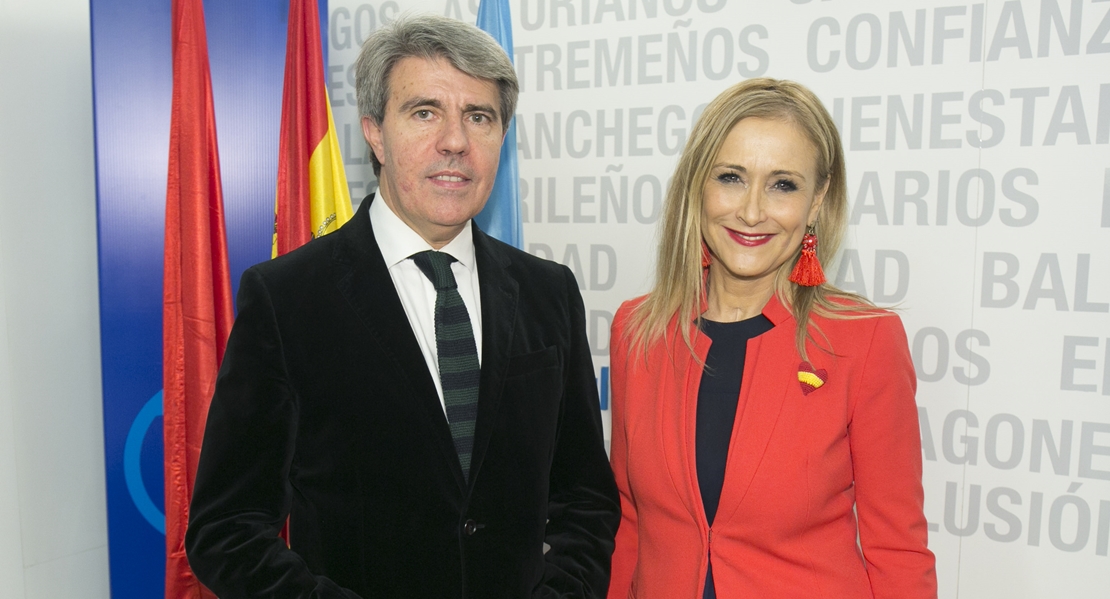 Cristina Cifuentes escenifica su renuncia a la política institucional