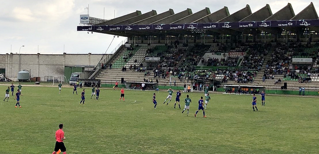 El Cacereño sigue en la lucha por el ascenso a Segunda B