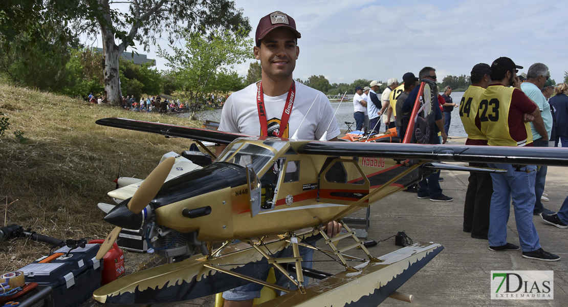 Imágenes de la concentración de hidroaviones en el Guadiana