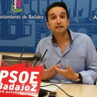 Cabezas: &quot;Aqualia hace y deshace a su antojo&quot;