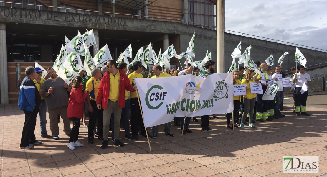 Los trabajadores de la FMD se manifiestan por sus derechos