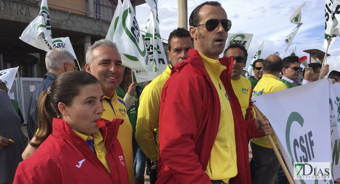 Los trabajadores de la FMD se manifiestan por sus derechos