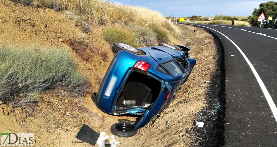 Rescatan a una mujer tras sufrir un accidente en la BA-137