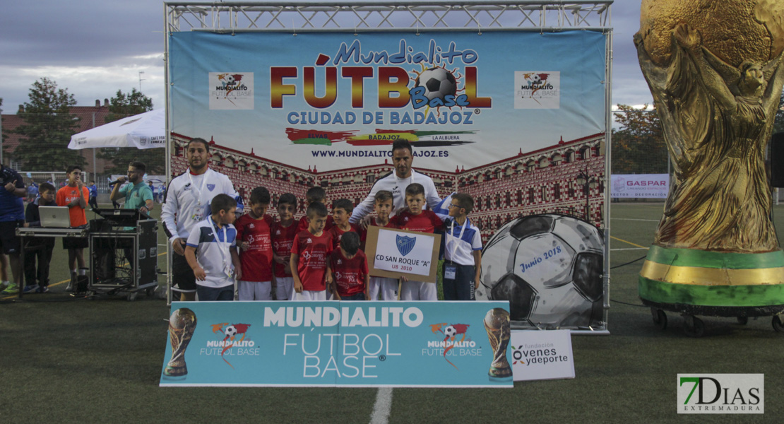 Imágenes del desfile inaugural del VII Mundialito de Clubes