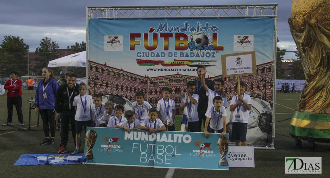 Imágenes del desfile inaugural del VII Mundialito de Clubes