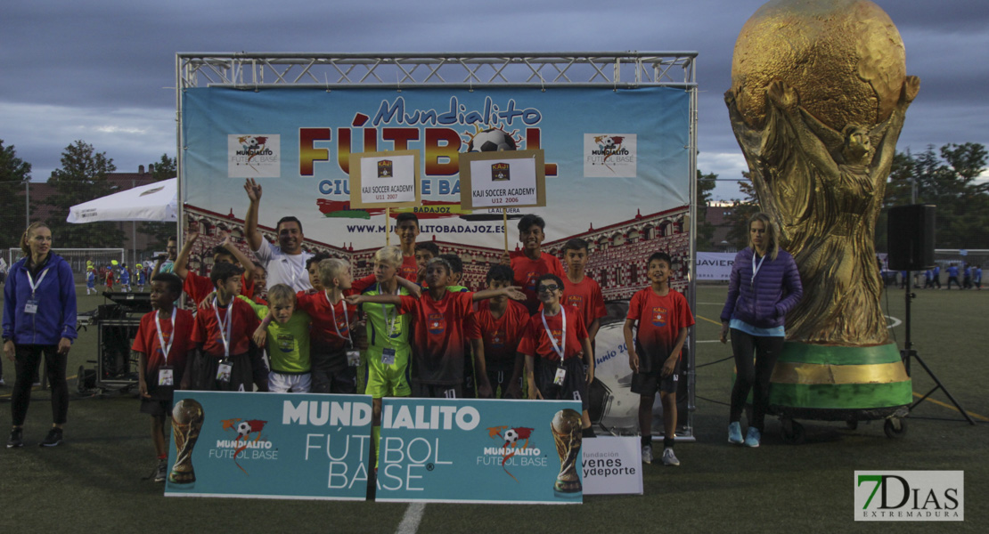 Imágenes del desfile inaugural del VII Mundialito de Clubes