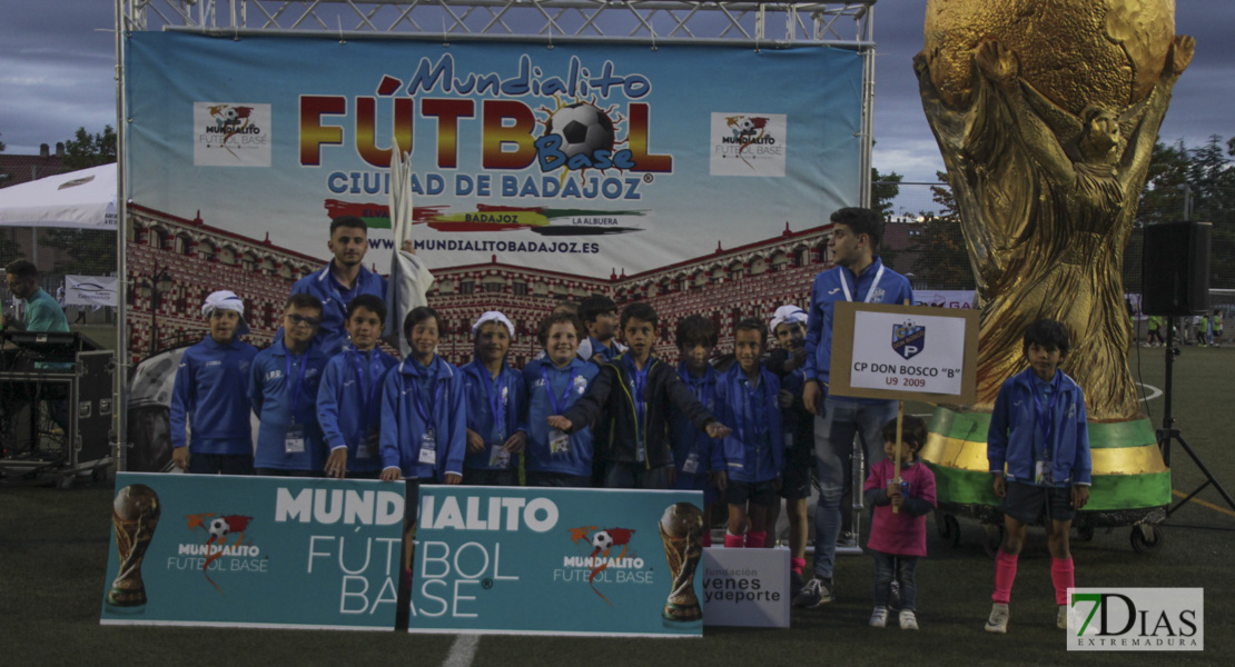 Imágenes del desfile inaugural del VII Mundialito de Clubes