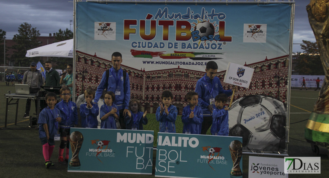 Imágenes del desfile inaugural del VII Mundialito de Clubes