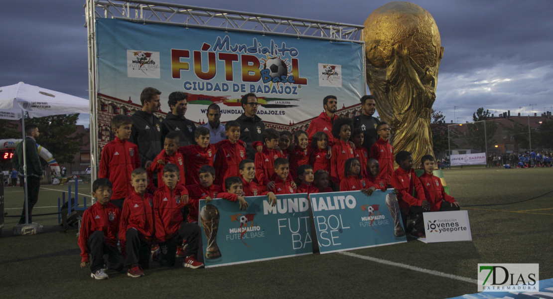 Imágenes del desfile inaugural del VII Mundialito de Clubes