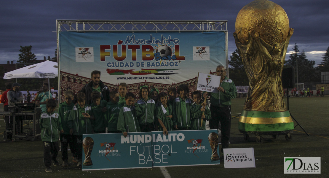 Imágenes del desfile inaugural del VII Mundialito de Clubes