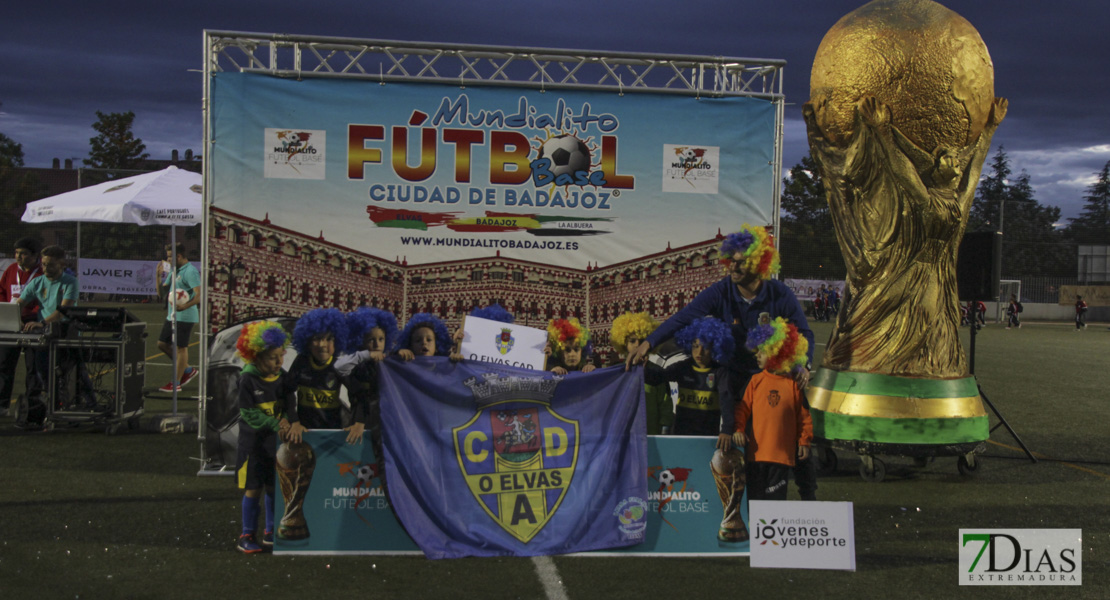 Imágenes del desfile inaugural del VII Mundialito de Clubes