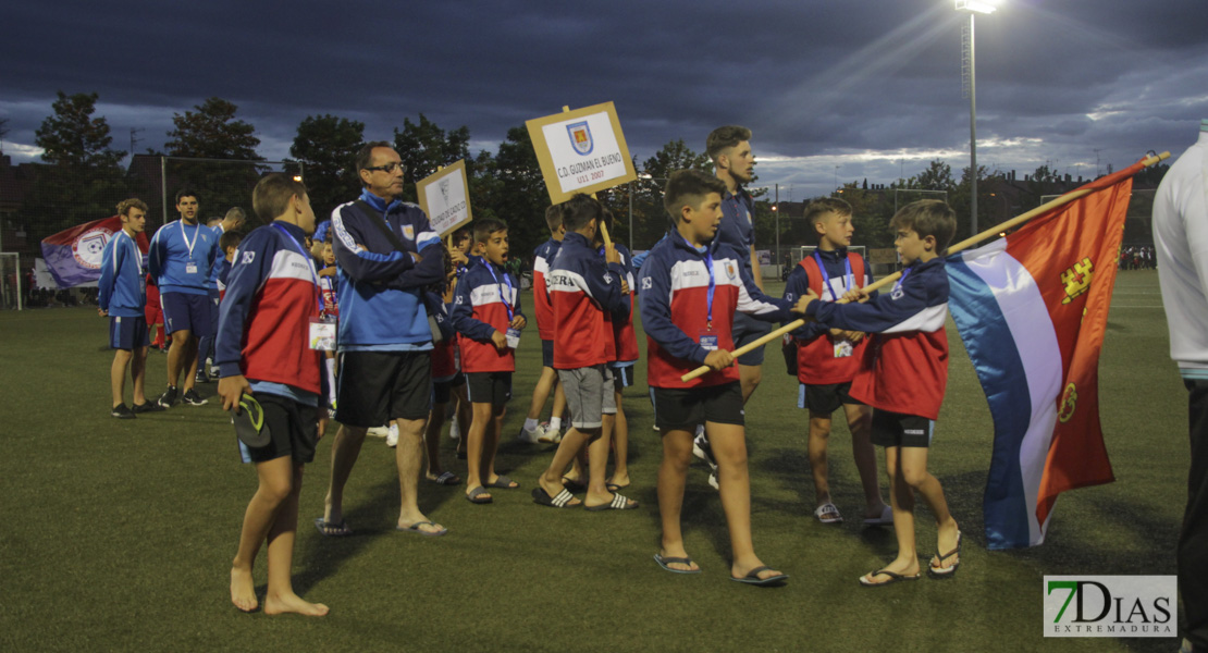 Imágenes del desfile inaugural del VII Mundialito de Clubes