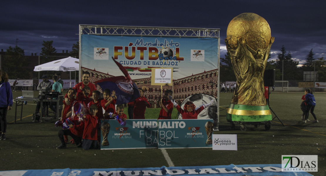 Imágenes del desfile inaugural del VII Mundialito de Clubes