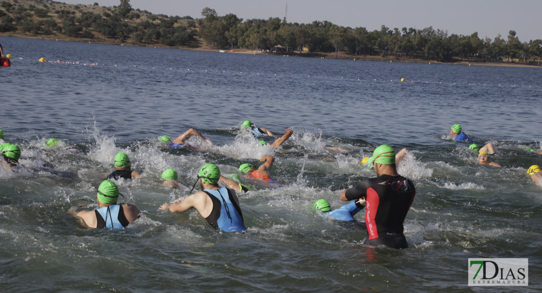 Sánchez y Cascajosa ganan el VI Triatlón Cros Costa Dulce de Orellana la Vieja