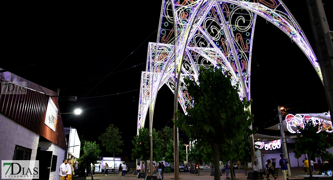 Badajoz se echa a la calle para vivir la inauguración de la Feria de San Juan