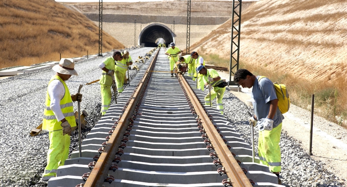 Adif licita obras adicionales en la línea de alta velocidad Madrid- Extremadura