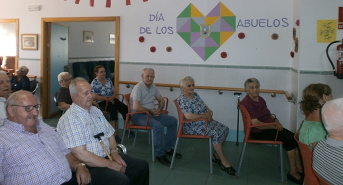 26 de julio, Día de los Abuelos, cimientos de la familia