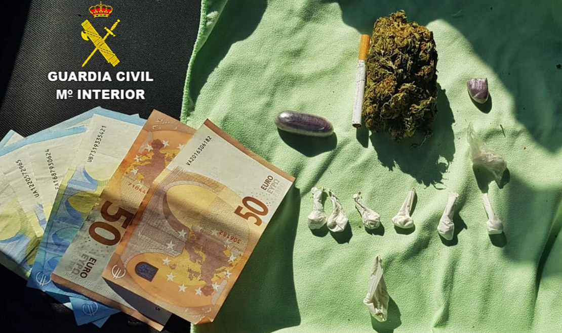 Sorprendidos por la Guardia Civil con droga mientras cruzaban la frontera