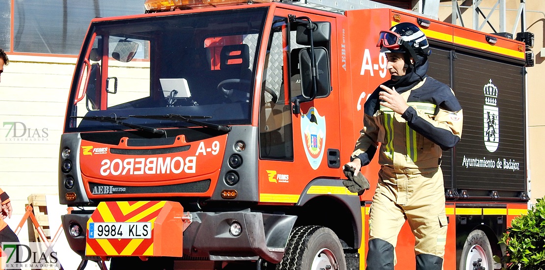 El ayto de Badajoz adquiere tres nuevos vehículos de bomberos