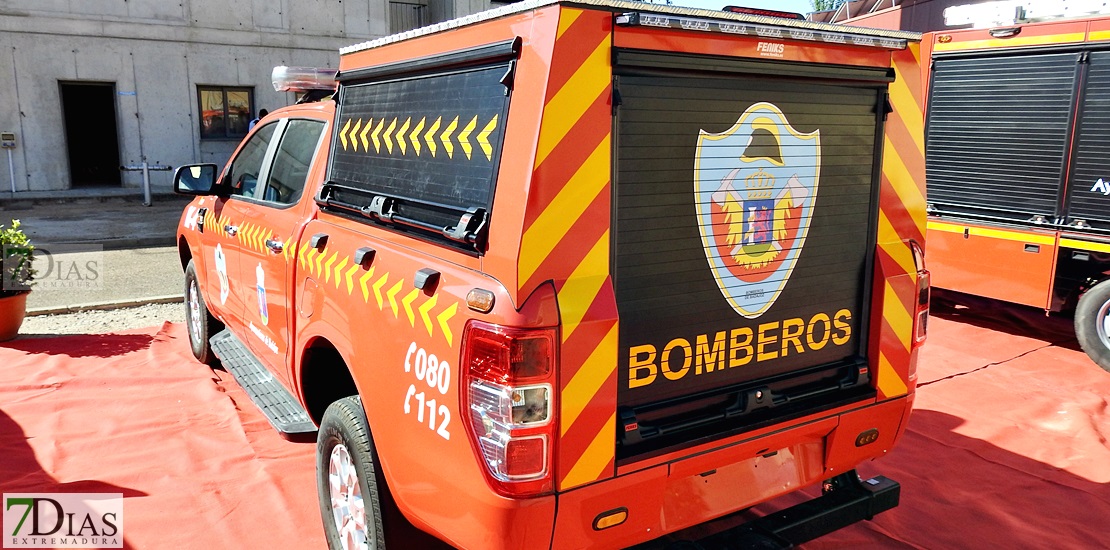 El ayto de Badajoz adquiere tres nuevos vehículos de bomberos