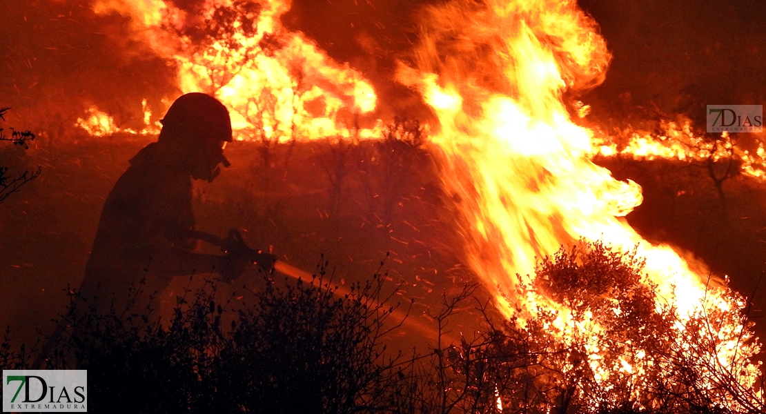 Los Bomberos de Badajoz evitan una catástrofe en San Isidro