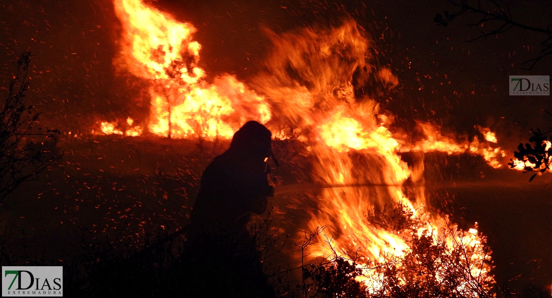 Los Bomberos de Badajoz evitan una catástrofe en San Isidro