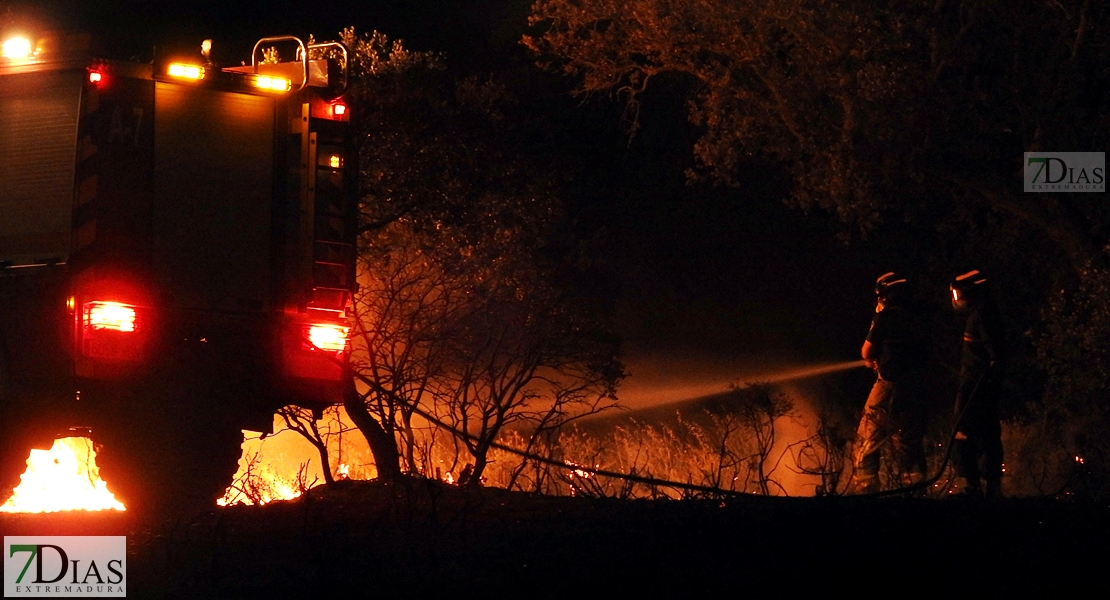 Los Bomberos de Badajoz evitan una catástrofe en San Isidro