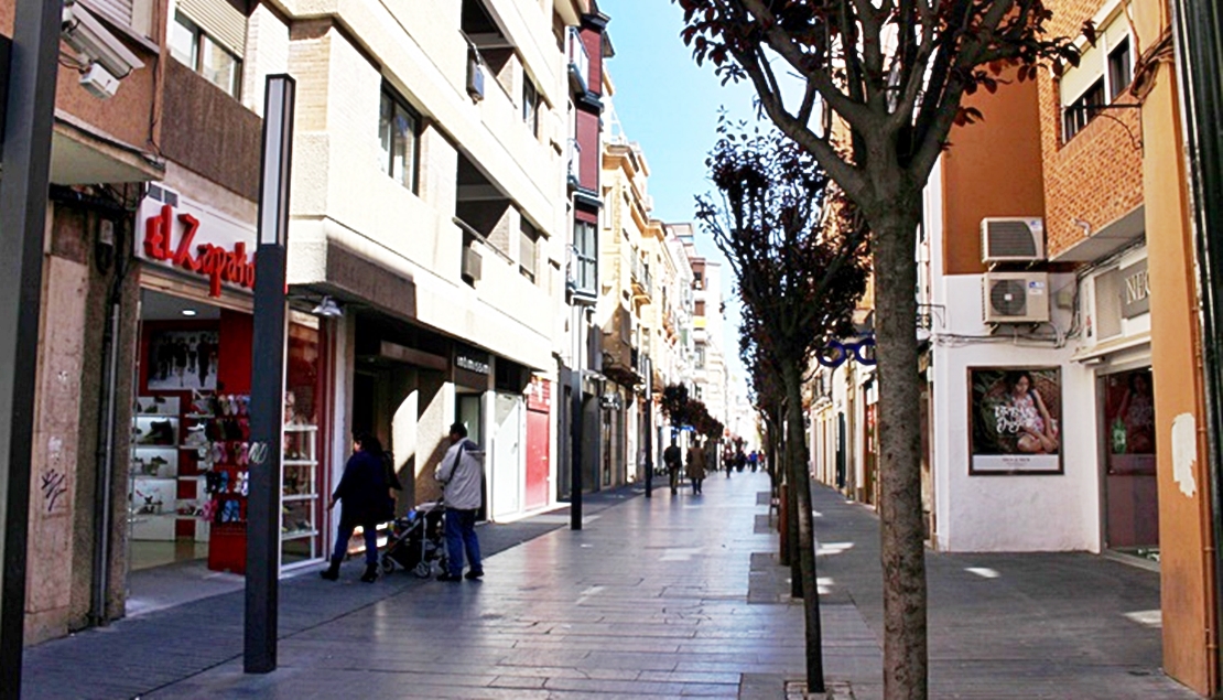 Los comercios de Badajoz y Cáceres abrirán el primer domingo de octubre