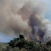 Medios aéreos trabajan en la extinción de un incendio en Cabezuela Del Valle