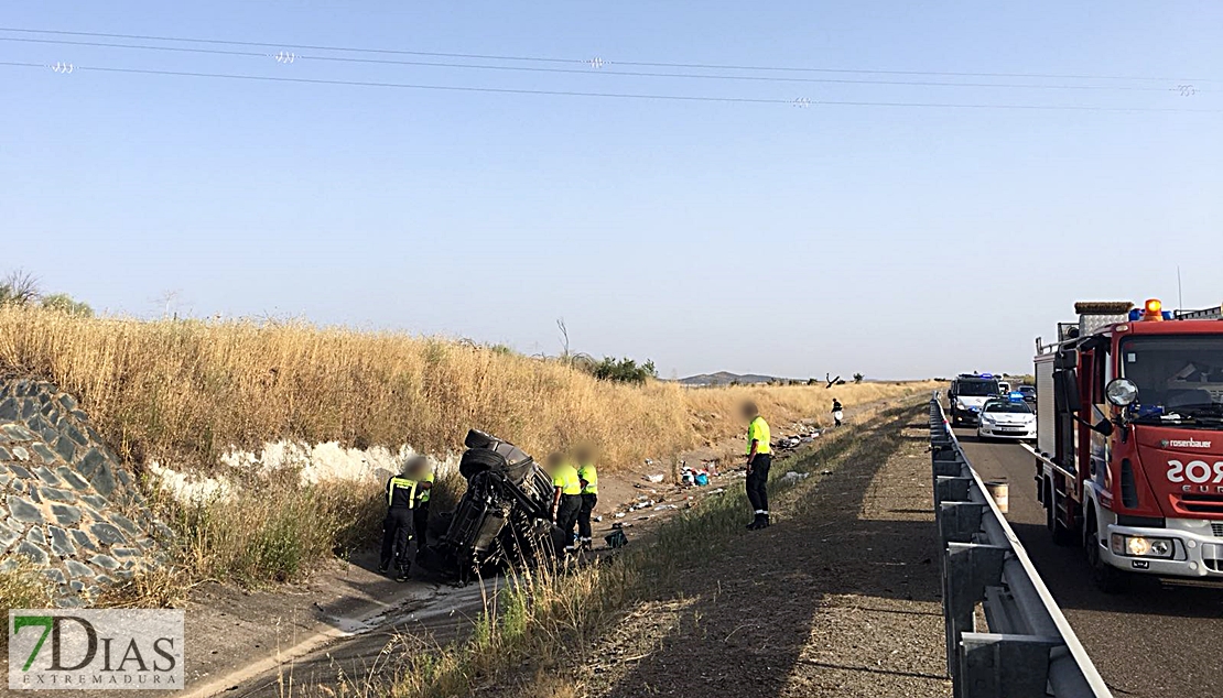 Siete personas, entre ellas cuatro menores, heridos en un accidente de tráfico