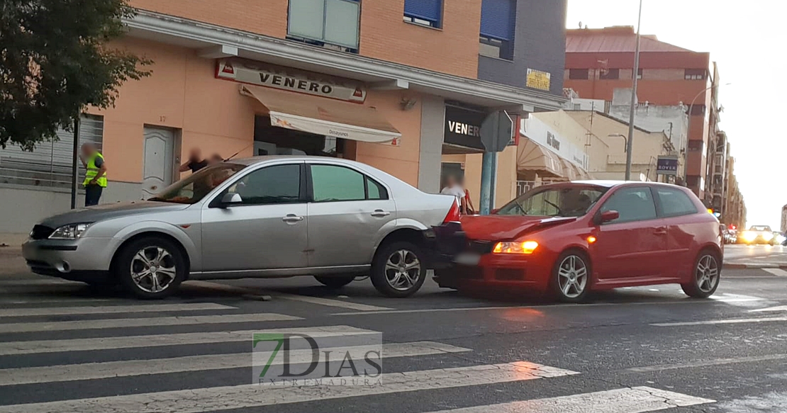 Heridos leves en una colisión en San Roque (Badajoz)